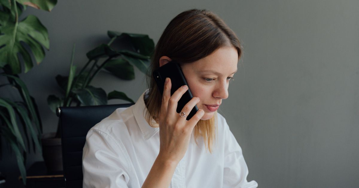 Cosmico - [5 Cold Calling Secrets] to Close More Deals